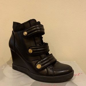 Espadrille type shoes for fall in a size 8.